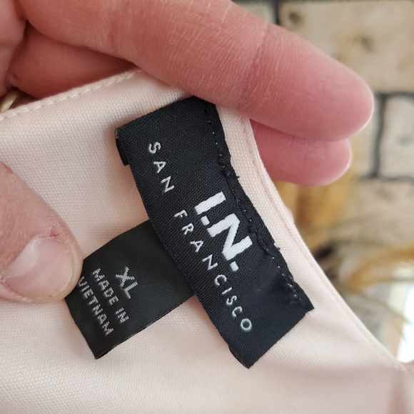 blouse - Picture 3 of 3